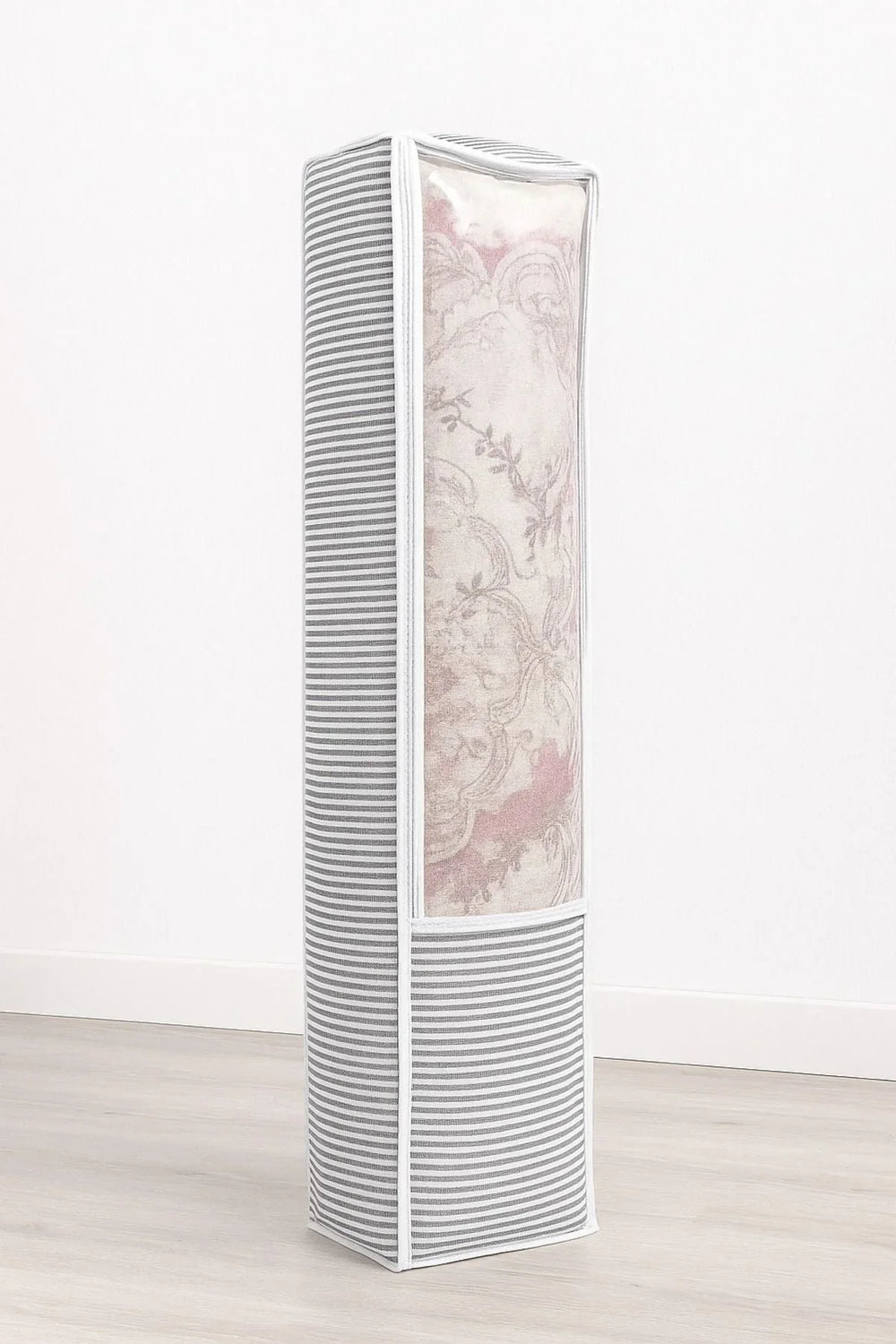 Gri beyaz çizgili kumaş kaplı dekoratif yastık saklama kılıfı, şeffaf pencere detaylı