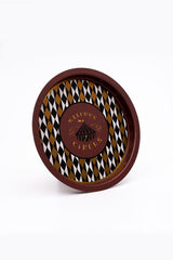 Bordo çerçeveli, siyah, beyaz ve altın rengi elmas desenli sirk temalı dekoratif tabak