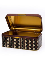 Açık kahverengi ve siyah baklava desenli, altın iç kaplamalı metal kutu