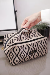 El tutamaçlı siyah bej geometrik desenli bohem seyahat makyaj çantası