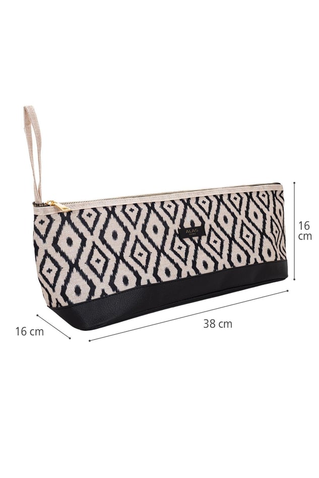 Siyah beyaz geometrik desenli bohem tarzı el çantası, 38x16x16 cm ölçülerinde